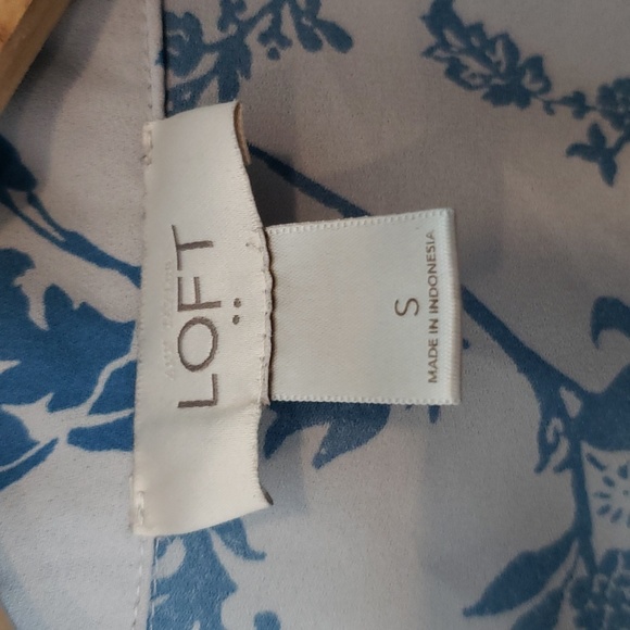 Loft Gray Blue Tie Hem Blouse Floral Small - Picture 6 of 7